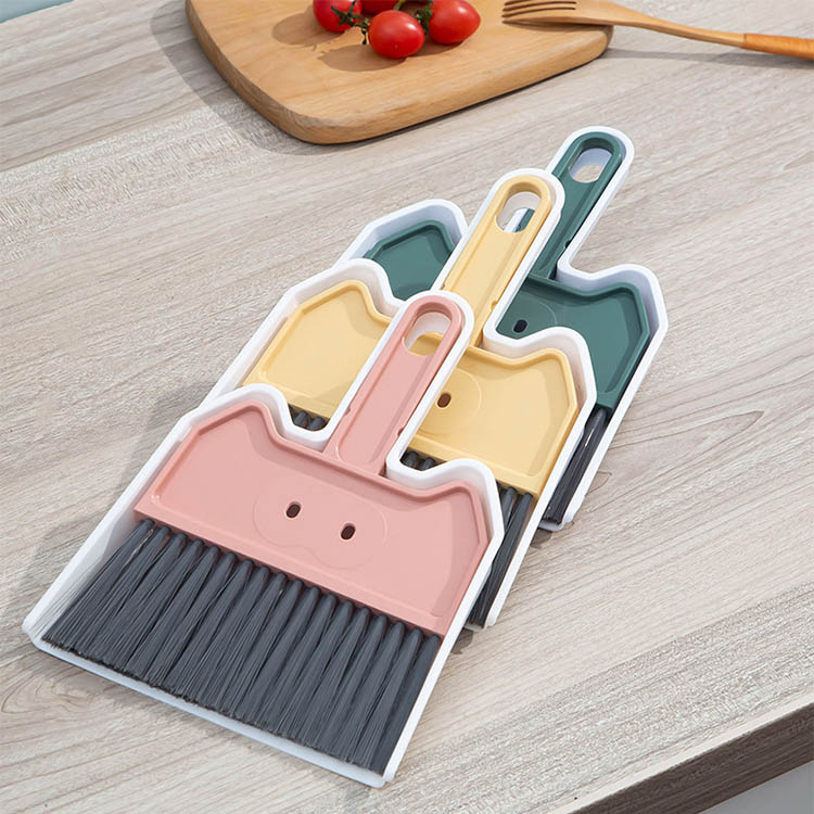 Keyboard cleaning brush set